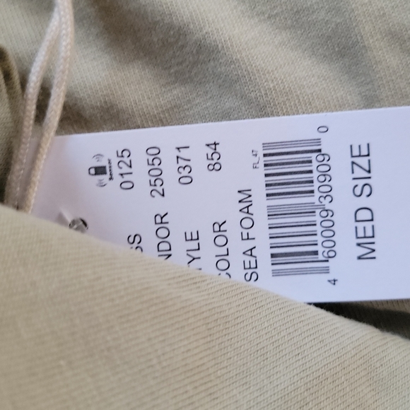 Essentials Fear of God T-shirt, size M - Picture 2 of 2